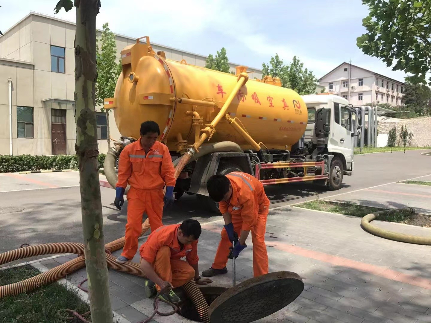 新市化粪池清理与5-8吨吸粪车施工效率分析
